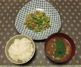 Grated Japanese white radish soup with nameko mushroom
