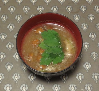 Grated Japanese white radish soup with nameko mushroom